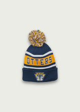 Load image into Gallery viewer, Knit Keystone Pom